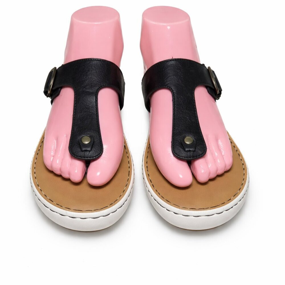 BORN Black Leather Thong Sandals Buckle Strap Comfort Flat Slides Womenโs 7M